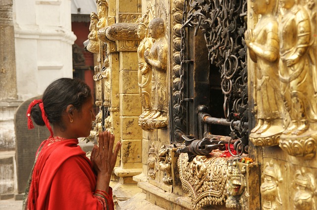 ladkiya mandir kyo jaati hain