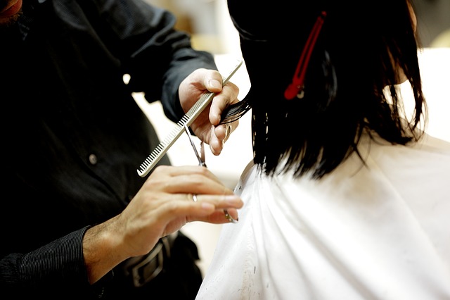 Read more about the article इस idea से र्स्टाट करें hair salon business मिलेगी 100 प्रतिशत कामयाबी गारंटी के साथ