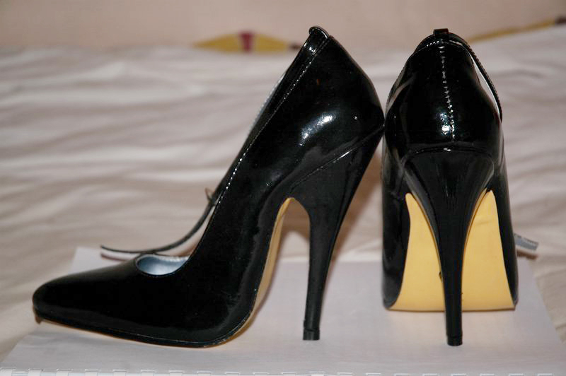 heels shoes