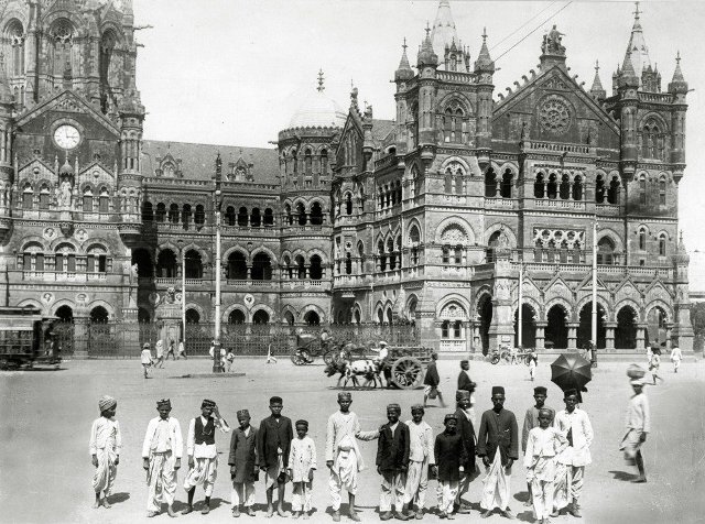 Chhatrapati Shivaji Terminus – 18 Platforms