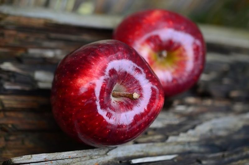 Read more about the article कैसे बनता है सायनाइड सेब के बीजों मे होता है सायनाइड