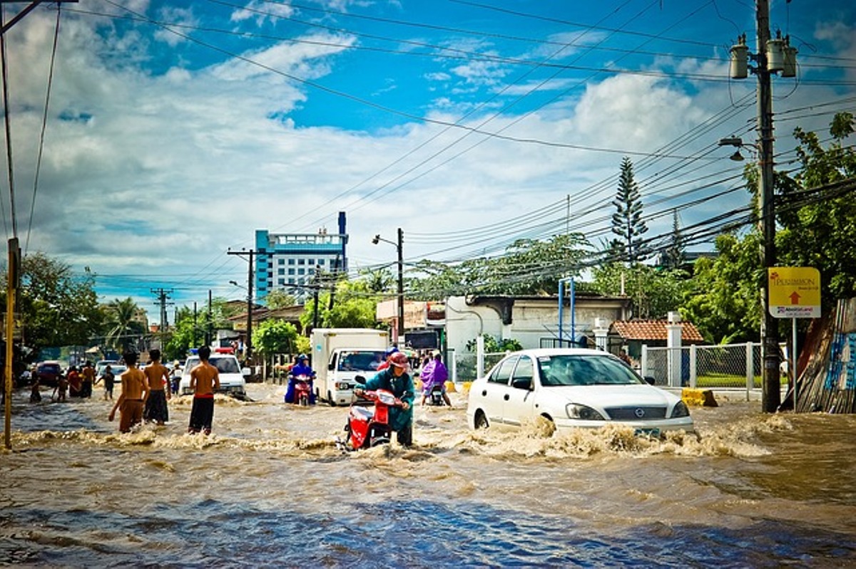 बाढ़ से होने वाले नुकसान 