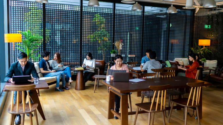 Why Co-working Spaces Make Scaling Easier for Small Teams Co-working Spaces Make Scaling Easier