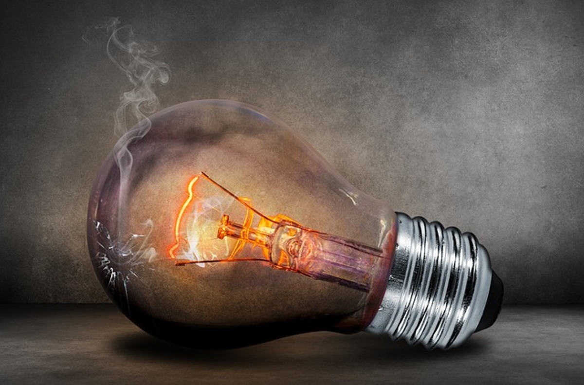 Read more about the article बिजली को बचाने के दमदार और मस्त 20 उपाय जानें