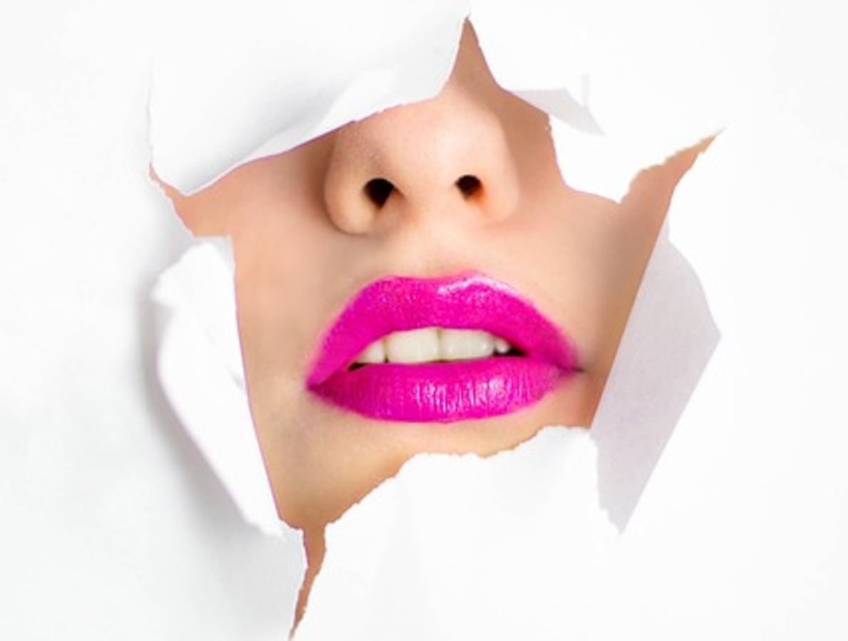 Read more about the article आपने होठों को गुलाबी करने के 21  घरेलू तरीके