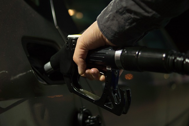 Read more about the article क्यों petrol कीमत भारत में बढ़ रही है petrol का गणित