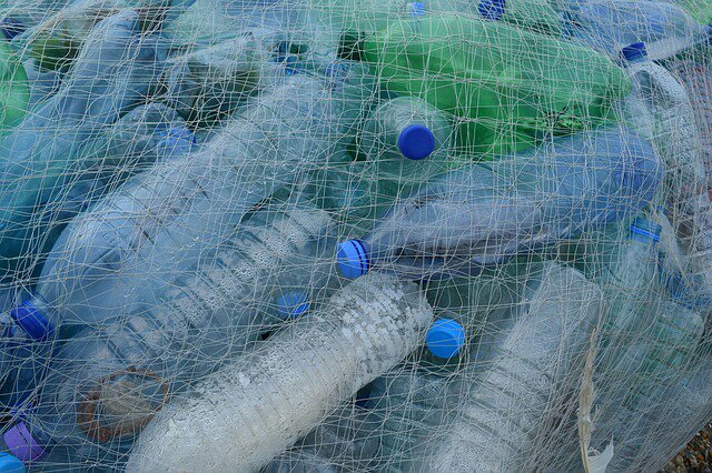 Read more about the article प्लास्टिक की बोतल मे पानी पीने  के 14  नुकसान health effect of  plastic bottle