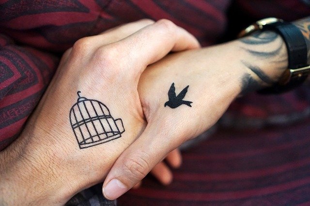 Read more about the article ‌‌‌टैटू को हटाने का जबरदस्त तरीके के बारे मे जाने tattoo hatane ka tarika  ￼