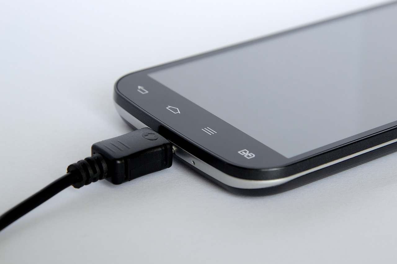 जियो फोन को 1 मिनट में चार्ज कैसे करें trick