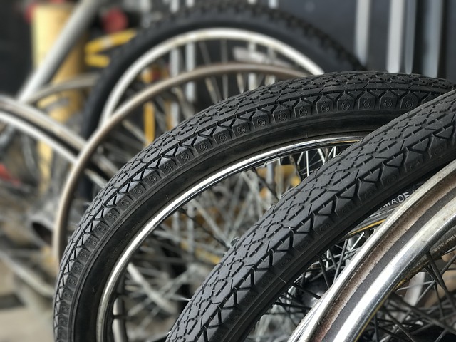 Read more about the article ट्यूबलेस टायर के फायदे और नुकसान why advantage of Tubeless tyre   ?